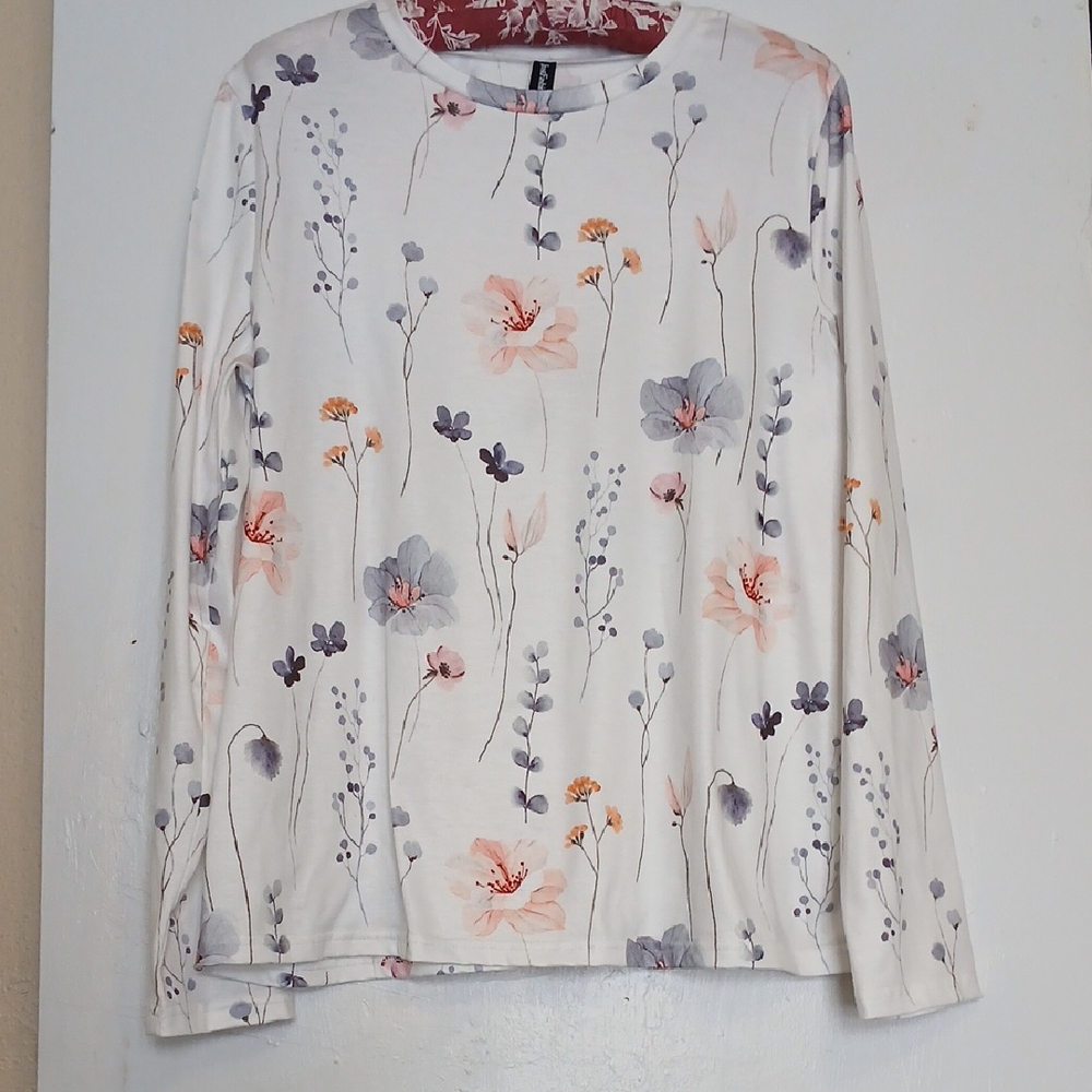 Just Fashion Now floral woman's long sleeve shirt L